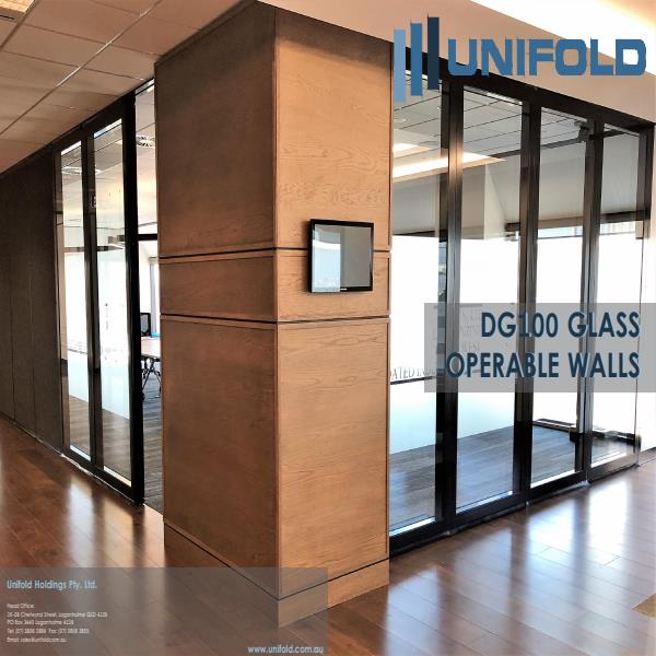 Glass Operable Wall - DG100